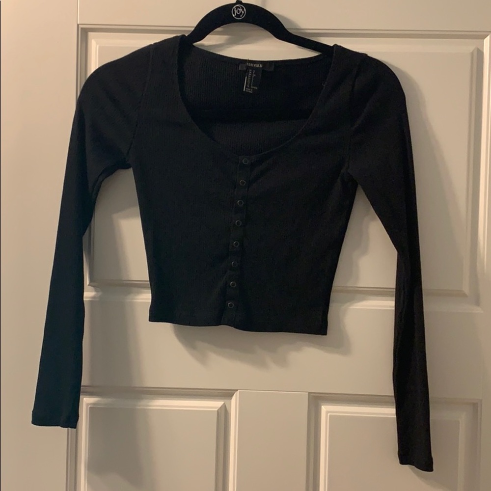 Black long sleeve crop top